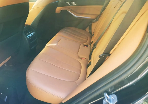 BMW X5 cena 249900 przebieg: 105000, rok produkcji 2021 z Dobra małe 106